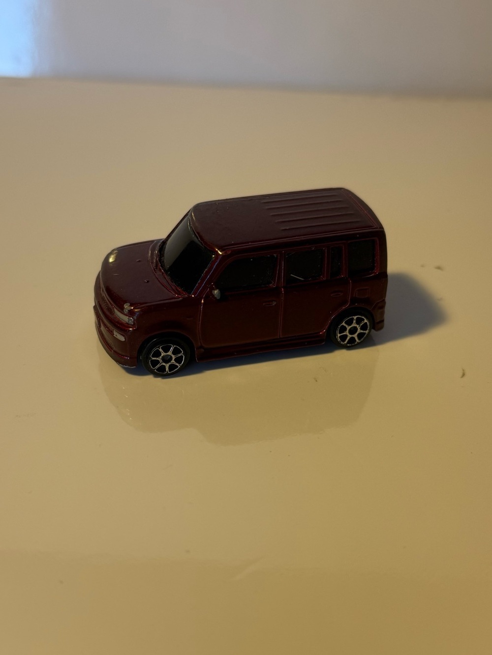 2008 Maisto Fresh Metal 2004 Scion XB 1:64 Scale Maroon Diecast (15111)